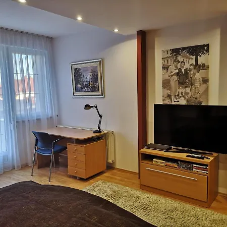 Hotello Apartmanhaz Es Panzio Zalaegerszeg Exterior photo