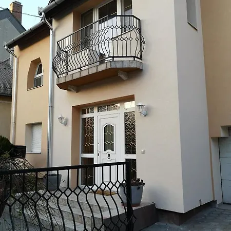 Hotello Apartmanhaz Es Panzio Zalaegerszeg Exterior photo
