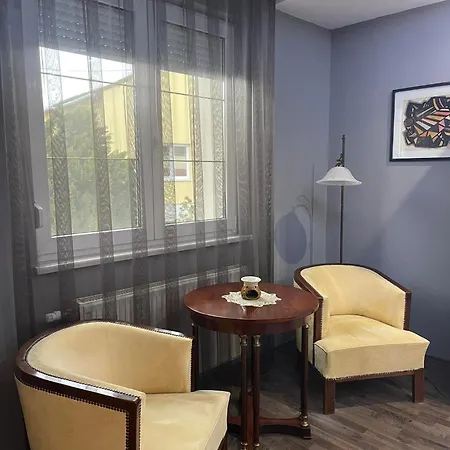 Hotello Apartmanhaz Es Panzio Zalaegerszeg Exterior photo