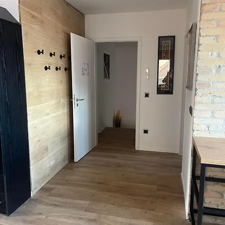 Hotello Apartmanhaz Es Panzio Zalaegerszeg Exterior photo