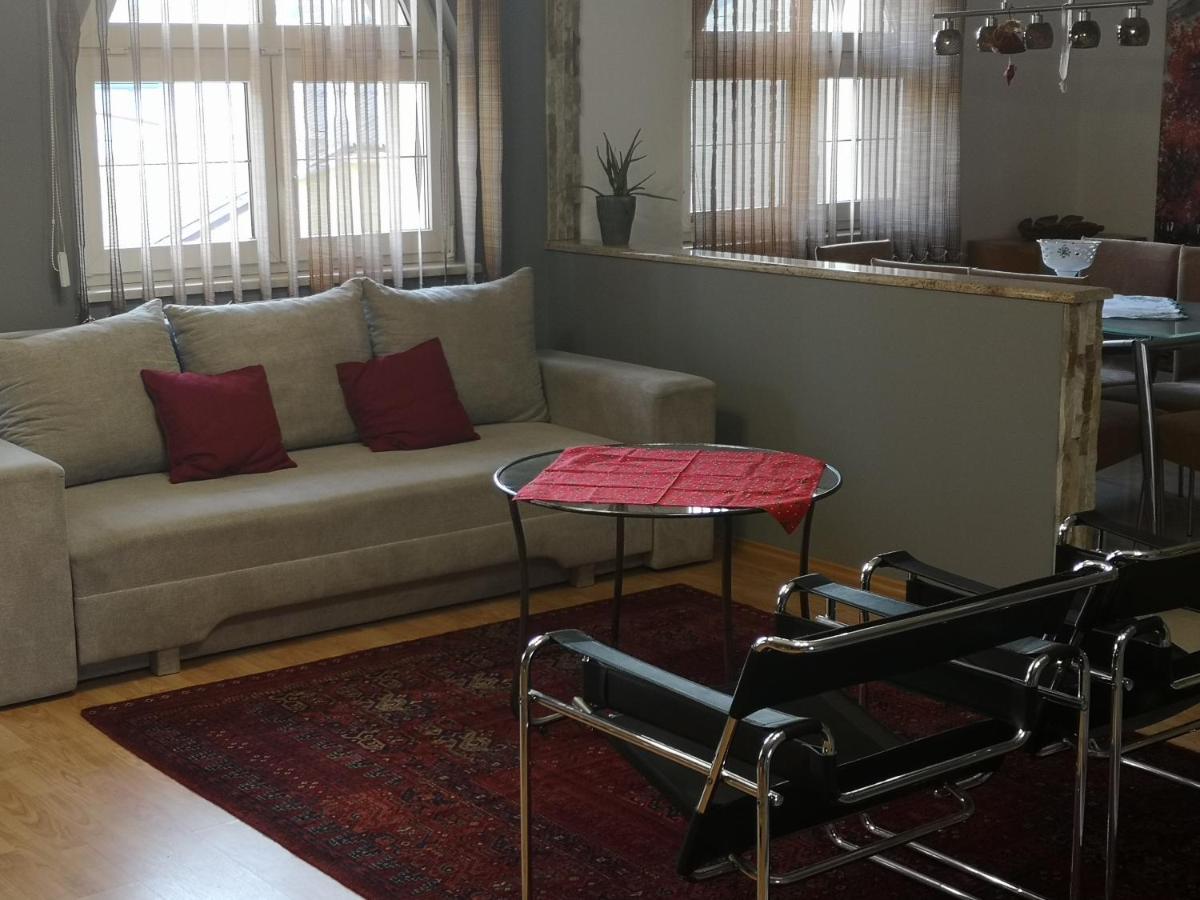 Hotello Apartmanhaz Es Panzio Apartment *