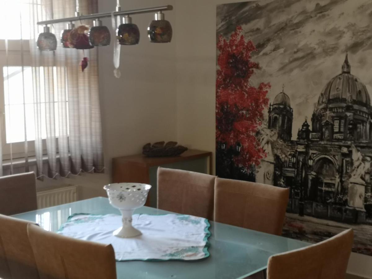 Hotello Apartmanhaz Es Panzio Apartment