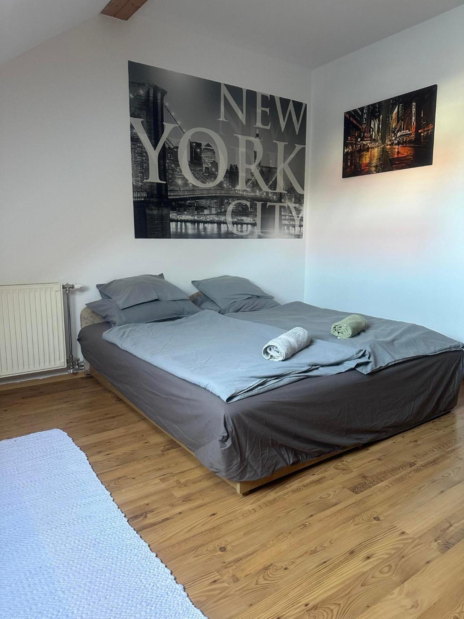 Hotello Apartmanhaz Es Panzio